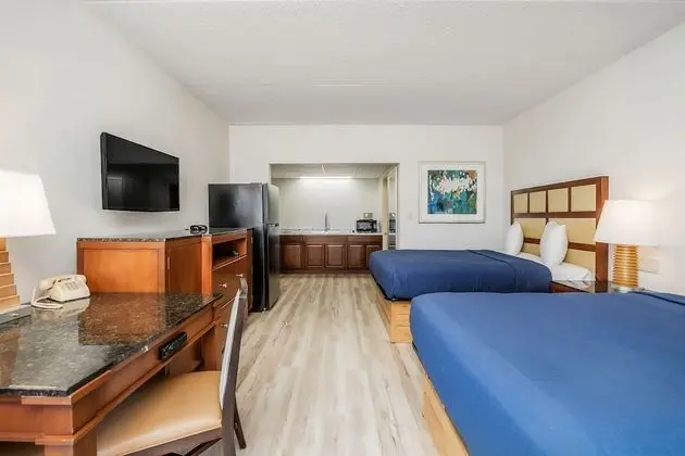 Kitchenette With Cook-Top, Double Room, 2 Queen Beds, Smoking, Kitchen