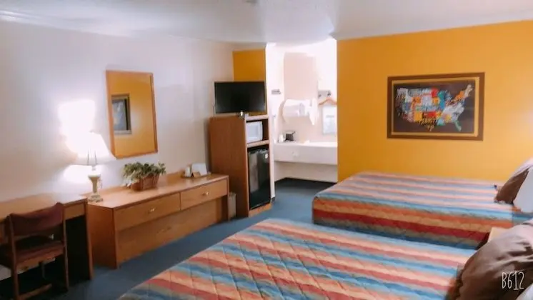 Deluxe Oda, 2 Büyük (Queen) Boy Yatak, Sigara İçilmez, Buzdolabı ve Mikrodalga