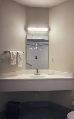 Tek Büyük Yataklı Oda, 2 Çift Kişilik Yatak, Sigara İçilmez, Buzdolabı ve Mikrodalga