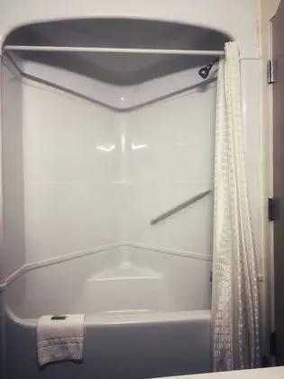 Tek Büyük Yataklı Oda, 2 Çift Kişilik Yatak, Sigara İçilmez, Buzdolabı ve Mikrodalga