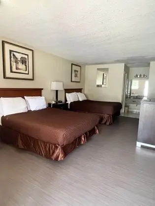 Oda, 2 Büyük (Queen) Boy Yatak, Sigara İçilebilir