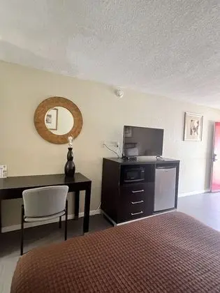 Oda, 2 Büyük (Queen) Boy Yatak, Sigara İçilebilir