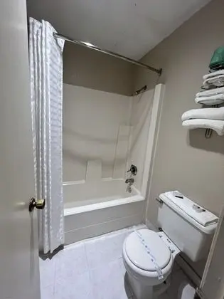 Oda, 2 Büyük (Queen) Boy Yatak, Sigara İçilebilir