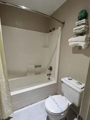 Oda, 2 Büyük (Queen) Boy Yatak, Sigara İçilmez