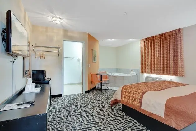 Süit, 1 En Büyük (King) Boy Yatak, Sigara İçilmez, Sıcak Su Küveti