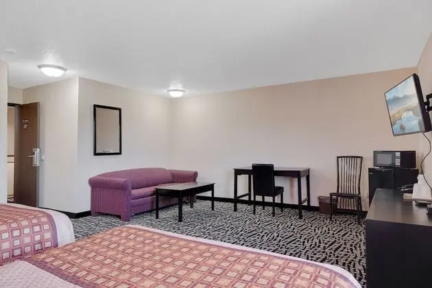 Süit, 2 Büyük (Queen) Boy Yatak, Sigara İçilmez, Buzdolabı ve Mikrodalga