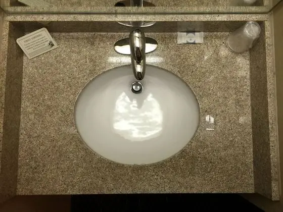 Oda, 1 Büyük (Queen) Boy Yatak, Engellilere Uygun, Sigara İçilmez