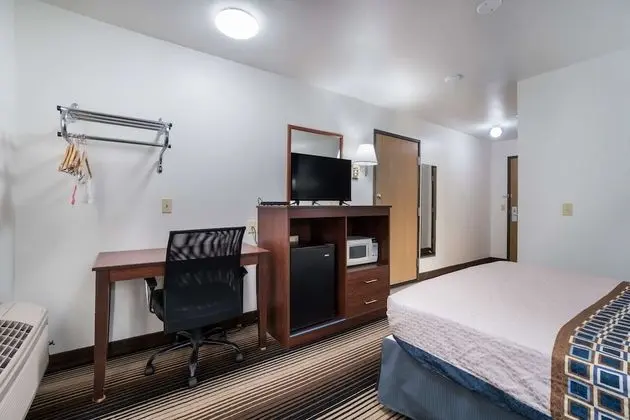 Oda, 1 Büyük (Queen) Boy Yatak, Engellilere Uygun, Sigara İçilmez