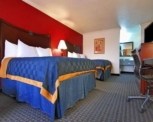 Oda, Sigara İçilmez (3 Queen Beds)