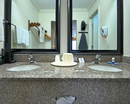 Oda, Sigara İçilmez (3 Queen Beds)