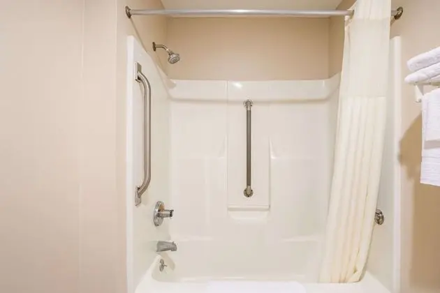 Oda, 1 En Büyük (King) Boy Yatak, Engellilere Uygun, Sigara İçilmez