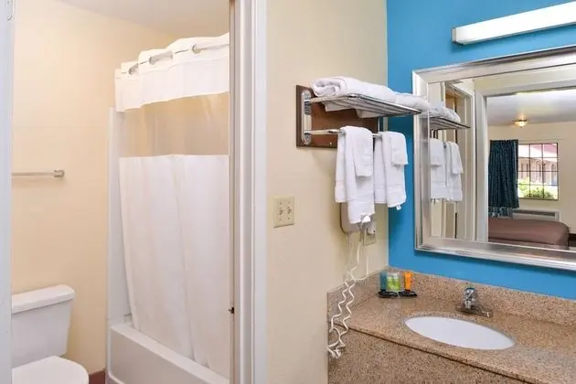 Oda, 1 En Büyük (King) Boy Yatak, Sigara İçilebilir