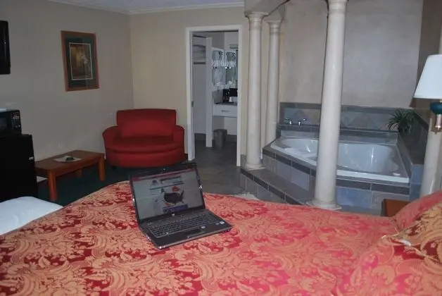 Süit, 1 Büyük (Queen) Boy Yatak, Sigara İçilmez, Sıcak Su Havuzu (Jacuzzi)