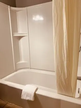 Oda, 2 Çift Kişilik Yatak, Sigara İçilmez