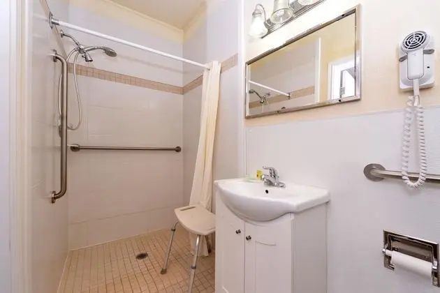 Oda, 1 Büyük (Queen) Boy Yatak, Sigara İçilmez