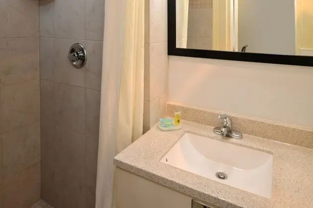 Oda, 2 Çift Kişilik Yatak, Sigara İçilmez