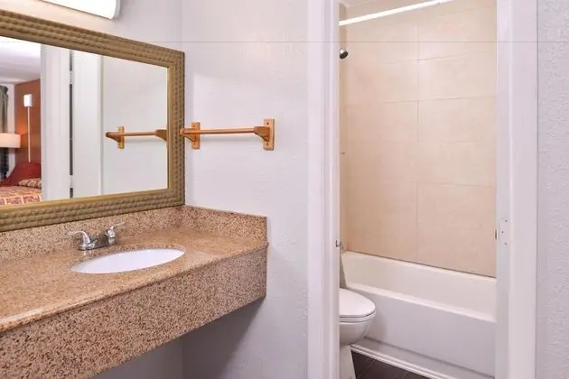 Oda, 2 Çift Kişilik Yatak, Sigara İçilebilir