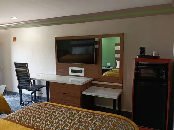 Oda, 2 Büyük (Queen) Boy Yatak