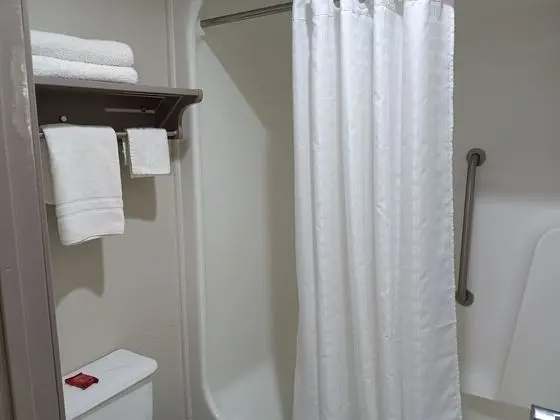 Oda, 2 Büyük (Queen) Boy Yatak