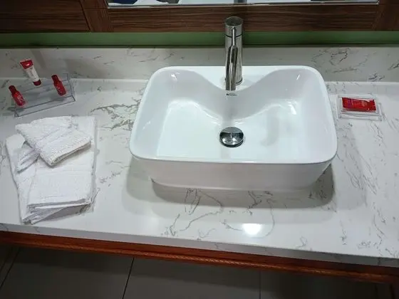 Oda, 2 Büyük (Queen) Boy Yatak