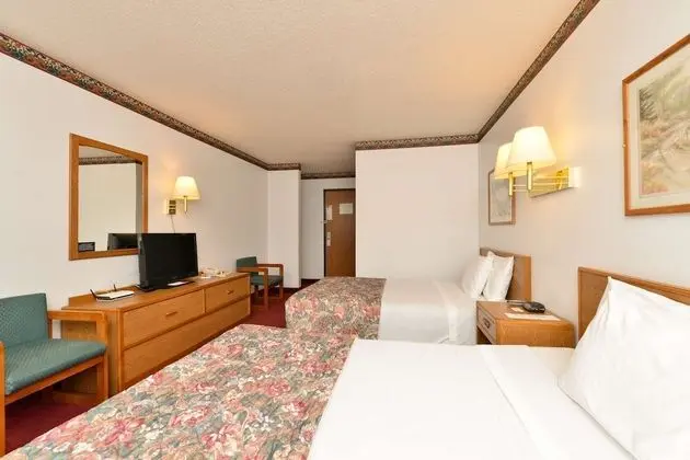 Oda, Sigara İçilmez (3 Queen Beds)