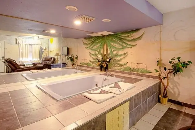 Romantic Oda, 1 En Büyük (King) Boy Yatak, Sigara İçilmez, Sıcak Su Küveti