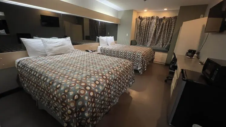 Oda, 2 Büyük (Queen) Boy Yatak, Sigara İçilmez