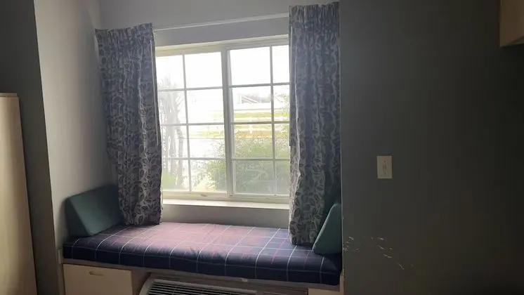 Oda, 2 Büyük (Queen) Boy Yatak, Sigara İçilmez