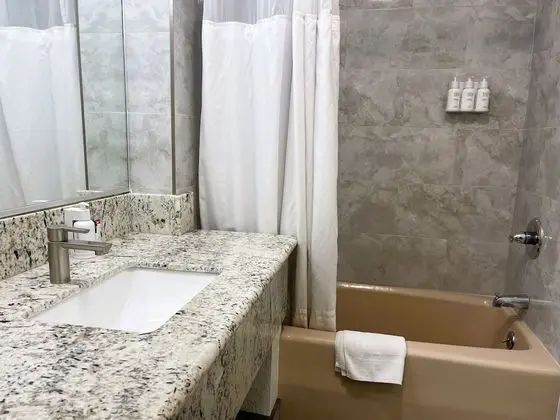 Oda, 2 Çift Kişilik Yatak, Sigara İçilmez