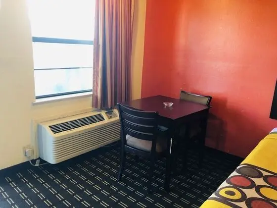 Tek Büyük Yataklı Oda, Sigara İçilebilir