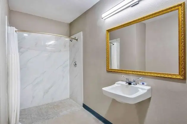 Standard Oda, 1 En Büyük (King) Boy Yatak, Engellilere Uygun, Sigara İçilmez