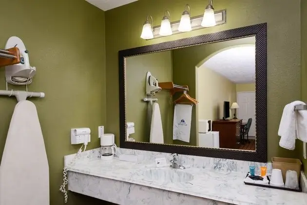 1 King Bed Jacuzzi Suite Non Smoking