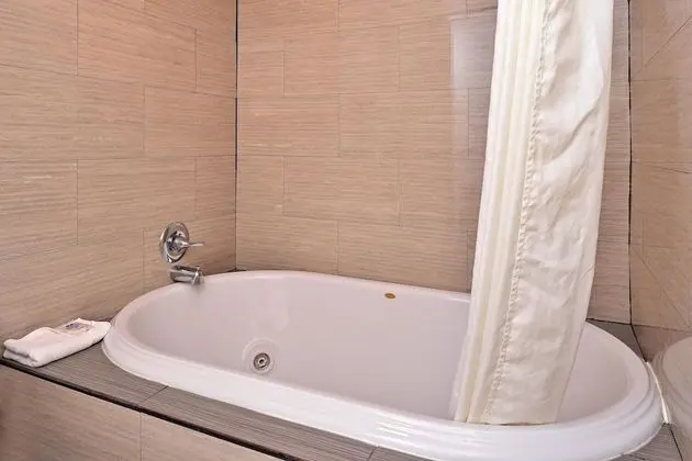 Süit, 1 En Büyük (King) Boy Yatak, Sigara İçilmez