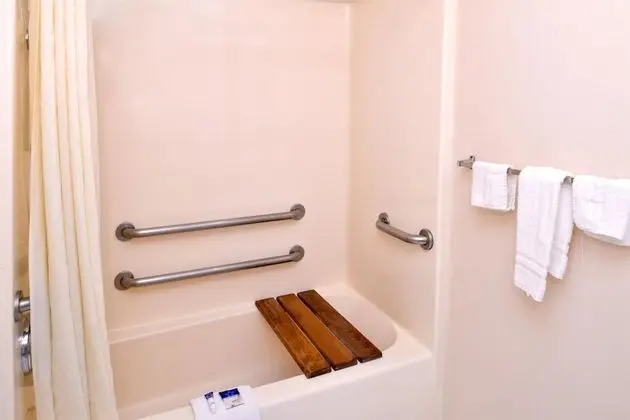 Oda, 2 Çift Kişilik Yatak, Sigara İçilmez