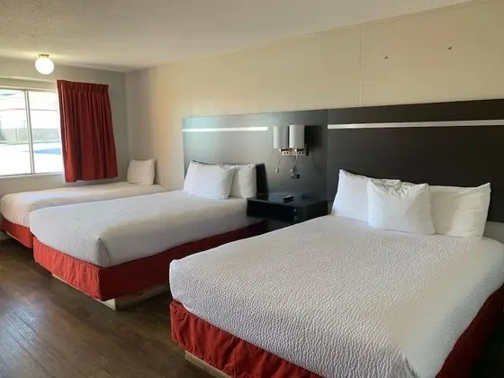 Oda, Sigara İçilmez (2 Queen Beds and 1 Twin Bed)