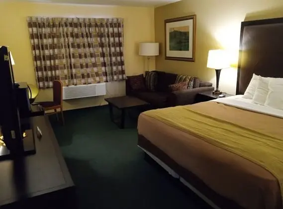 Süit, 1 En Büyük (King) Boy Yatak, Sigara İçilmez, Sıcak Su Küveti