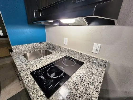 Deluxe Room, 1 King Bed, Smoking, Kitchenette