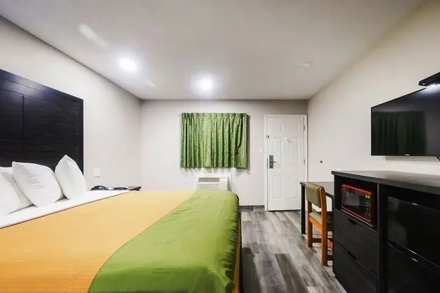 Oda, 1 Büyük (Queen) Boy Yatak, Engellilere Uygun, Sigara İçilmez