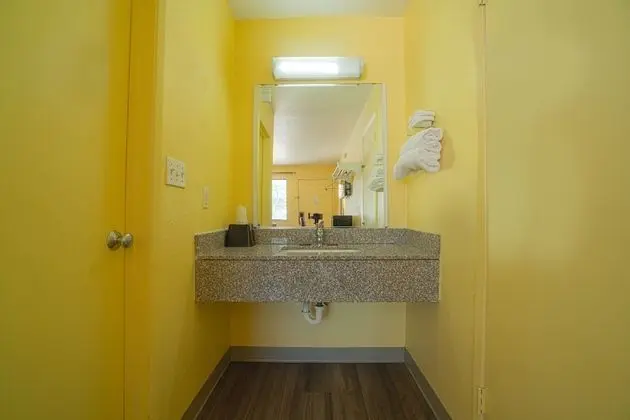 Oda, 1 Büyük (Queen) Boy Yatak