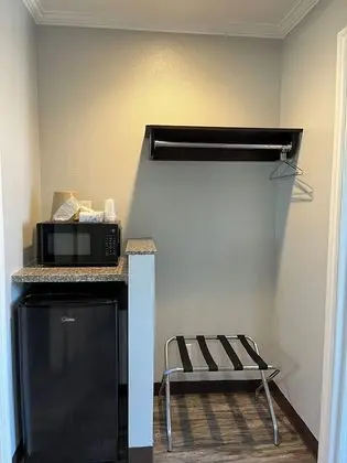 Deluxe Oda, 1 En Büyük (King) Boy Yatak, Sigara İçilmez (Accessible 1 King Bed, Non smoking)