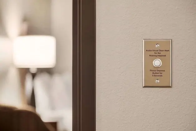 Oda, 2 Büyük (Queen) Boy Yatak, Engellilere Uygun, Sigara İçilmez