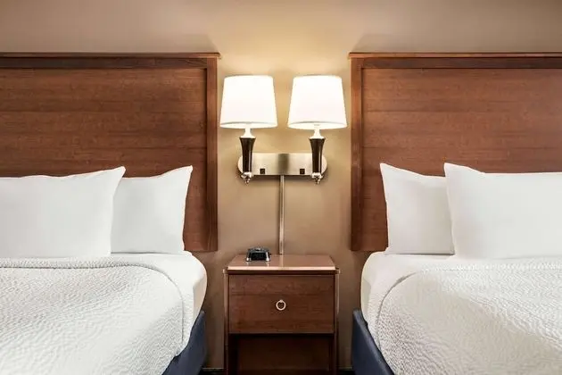 Oda, 2 Büyük (Queen) Boy Yatak, Engellilere Uygun, Sigara İçilmez