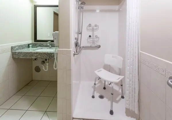 Standard Oda, 1 Büyük (Queen) Boy Yatak, Engellilere Uygun, Sigara İçilmez