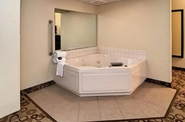 Süit, 1 En Büyük (King) Boy Yatak, Sigara İçilmez, Şömine (One-Bedroom, Hot Tub)
