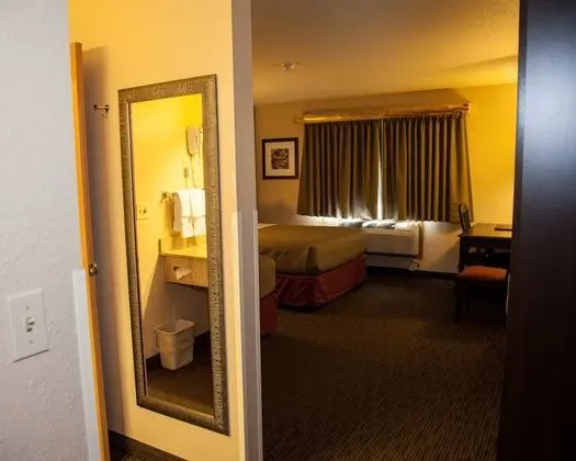 Oda, 2 Büyük (Queen) Boy Yatak, Sigara İçilmez