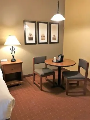Deluxe Süit, 1 En Büyük (King) Boy Yatak, Engellilere Uygun, Sigara İçilmez (One-Bedroom Suite)