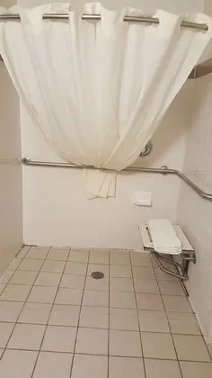 Oda, 1 En Büyük (King) Boy Yatak, Engellilere Uygun, Sigara İçilmez