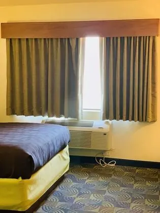 Oda, 2 Büyük (Queen) Boy Yatak, Sigara İçilmez