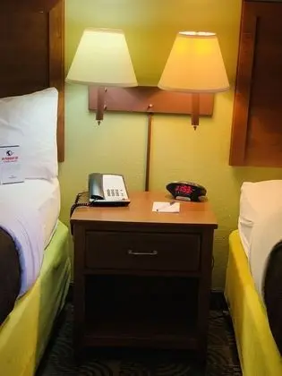 Oda, 2 Büyük (Queen) Boy Yatak, Sigara İçilmez