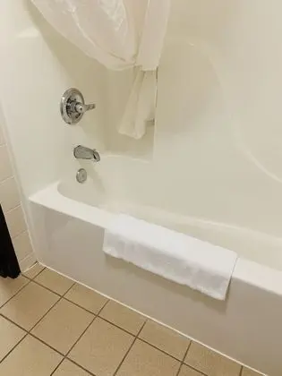 Oda, 2 Büyük (Queen) Boy Yatak, Sigara İçilmez